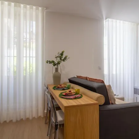 Santa Catarina W Patio By Lovelystay דירה פורטו