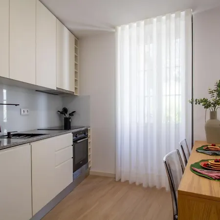 アパート Santa Catarina W Patio By Lovelystay ポルト